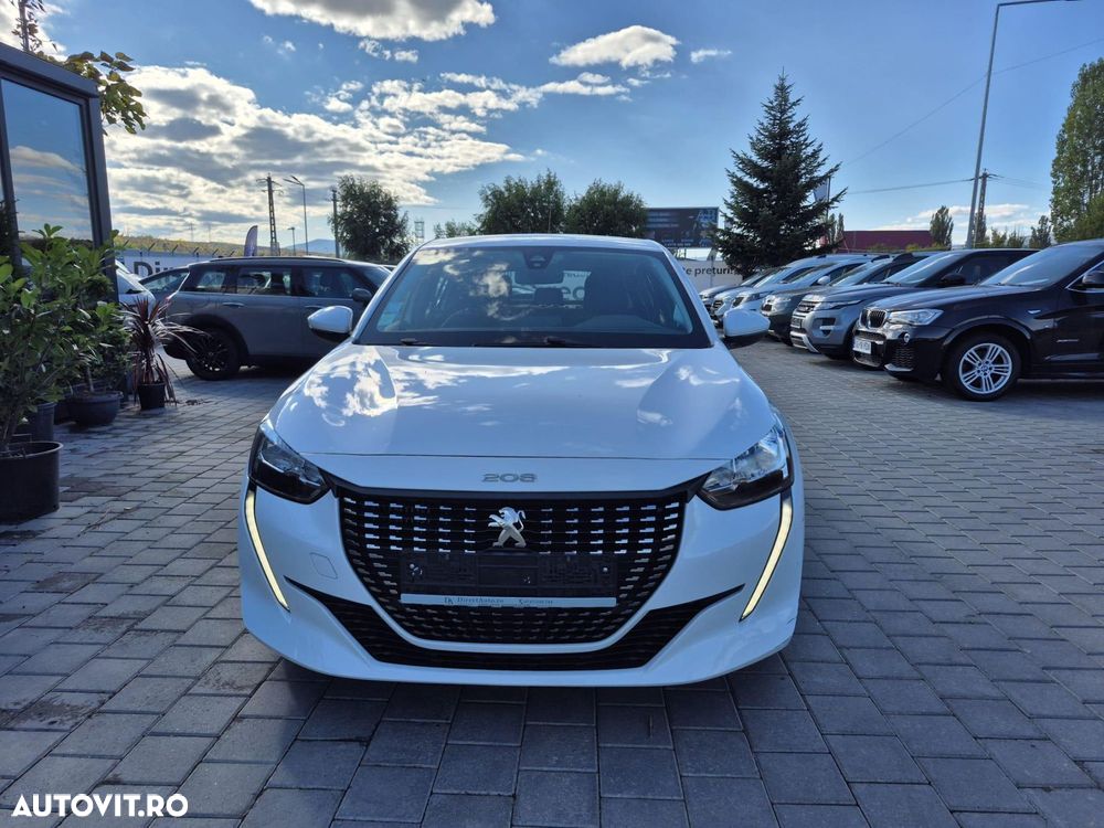 Peugeot 208 - 10