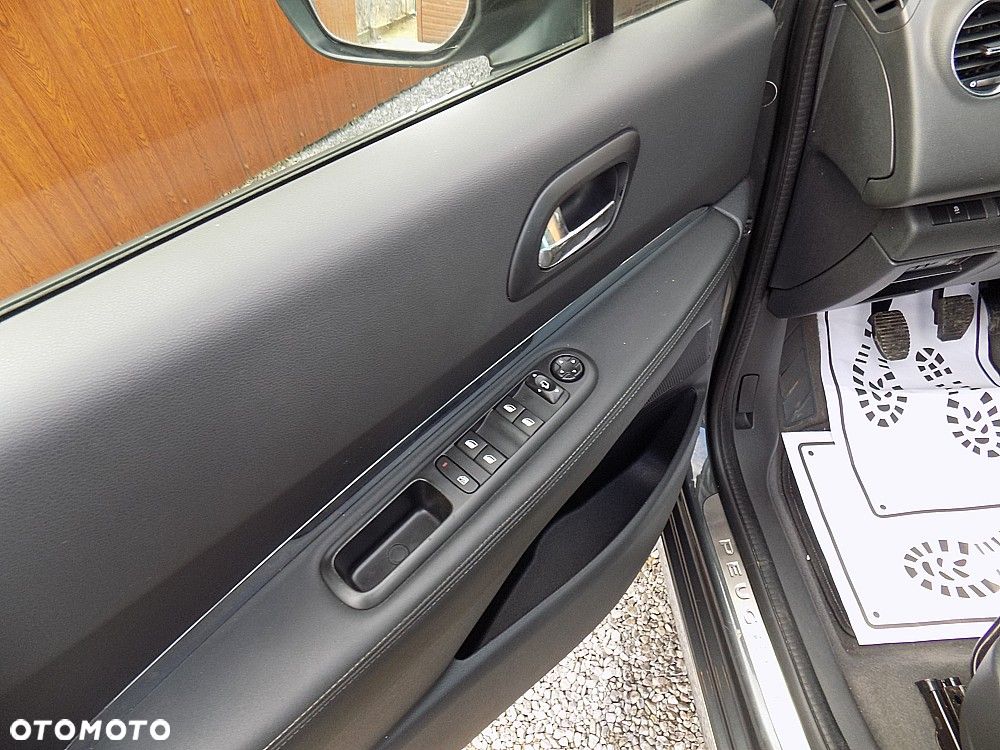 Peugeot 3008 PureTech 130 Stop & Start GPF Allure - 8