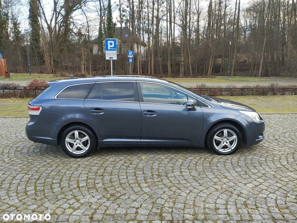 Toyota Avensis 2.0 D-4D Executive - 13