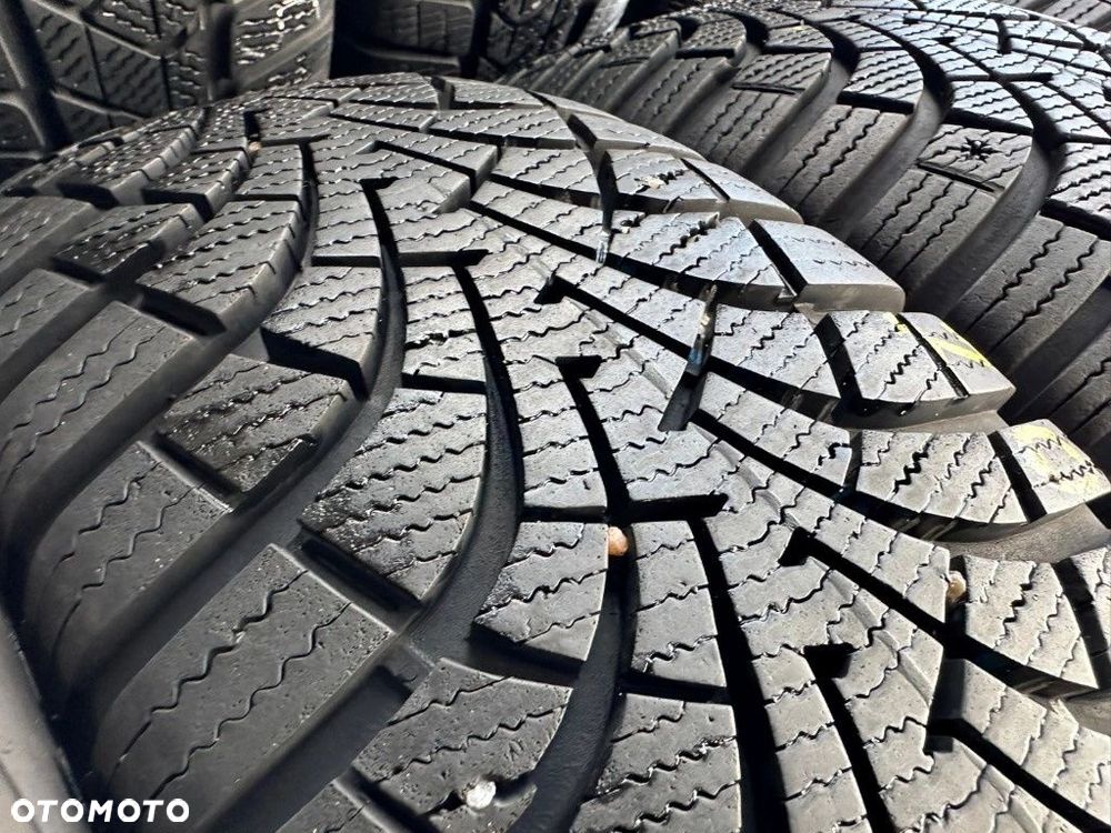 205/60r16 Goodyear UltraGrip 9_7,2mm_4szt_(17) - 7