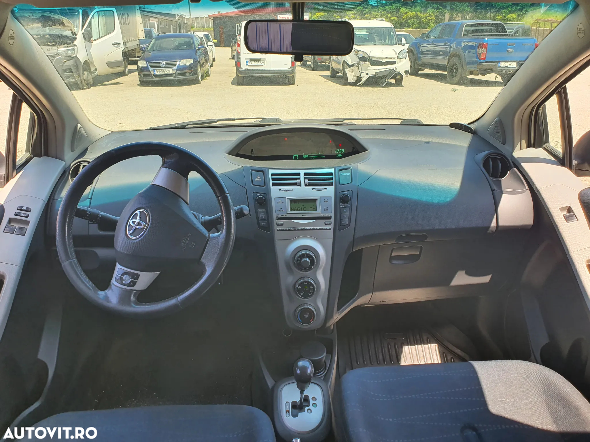 Toyota Yaris - 5