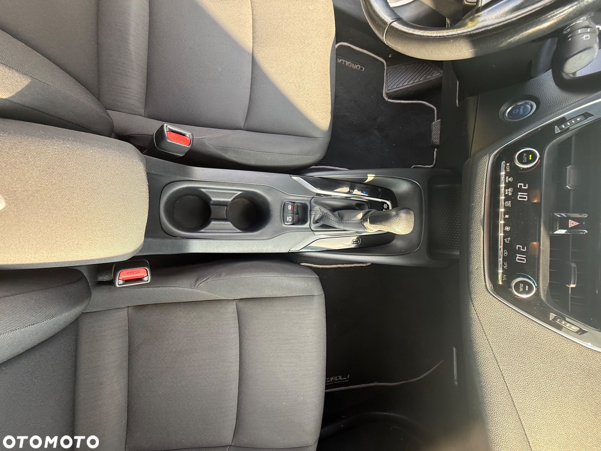 Toyota Corolla 1.8 Hybrid Active - 25
