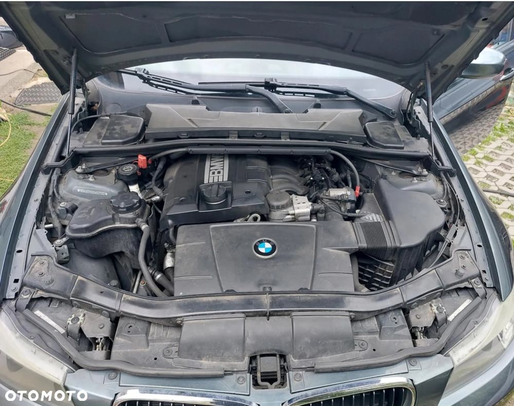 BMW Seria 3 318i - 12