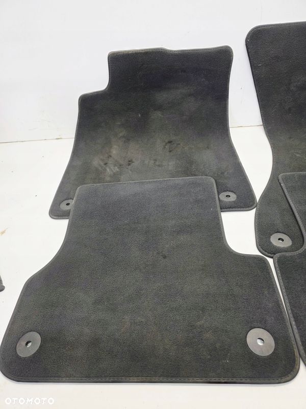 DYWAN DYWANIKI MATERIAŁ WELUR AUDI A6 C7 4G1863713 4G1863714 EUROPA - 3