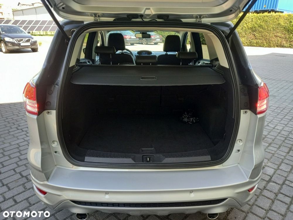 Ford Kuga 2.0 TDCi 2x4 Titanium - 16