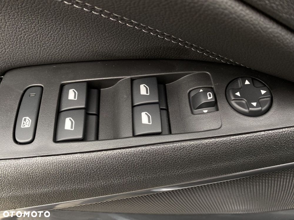 Opel Crossland 1.2 T Elegance - 10