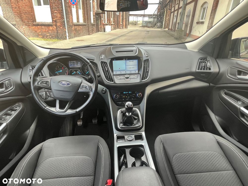 Ford Kuga 1.5 EcoBoost 2x4 Titanium - 16