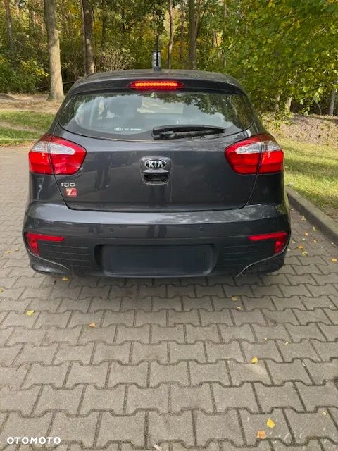 Kia Rio - 2