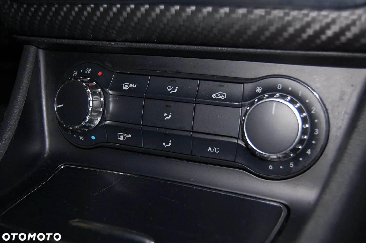 Mercedes-Benz GLA 180 (CDI) d 7G-DCT - 22