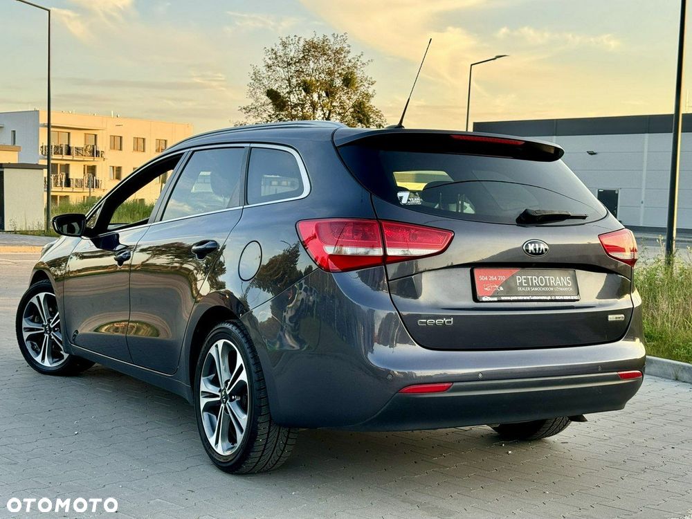 Kia Ceed 1.6 CRDi 136 ISG Platinum Edition - 8