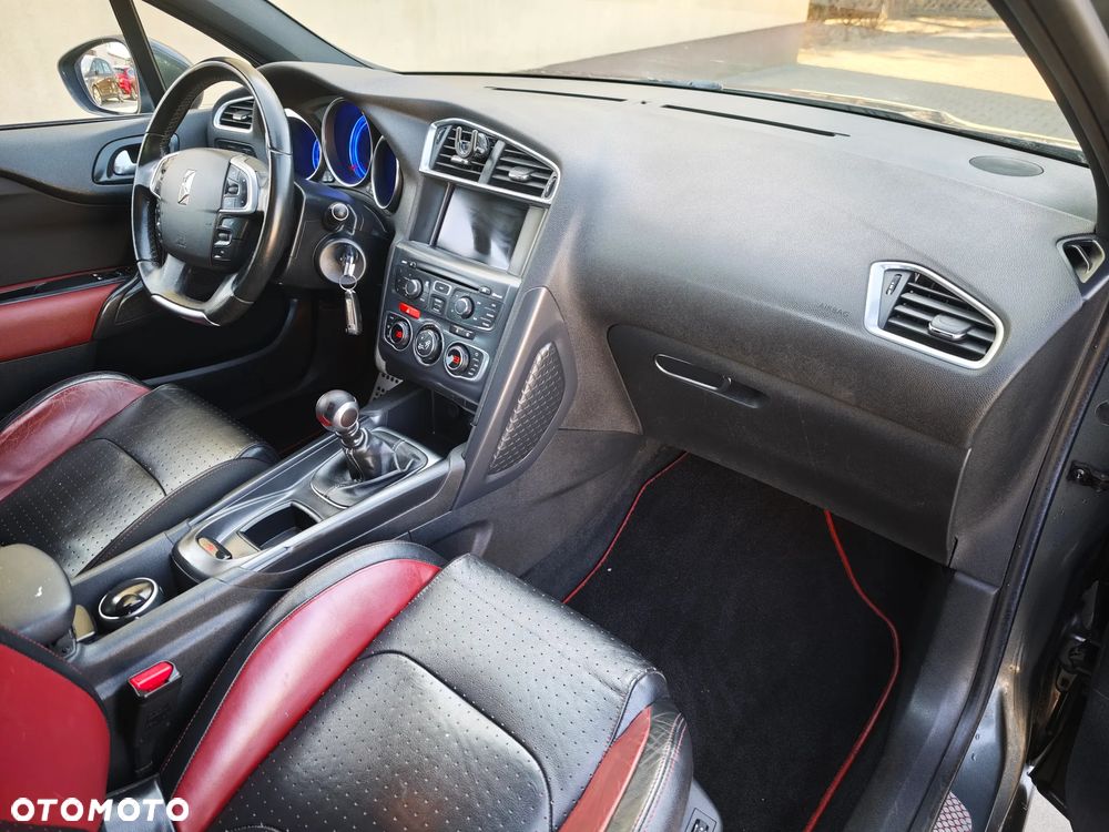Citroën DS4 HDi 165 SoChic - 15