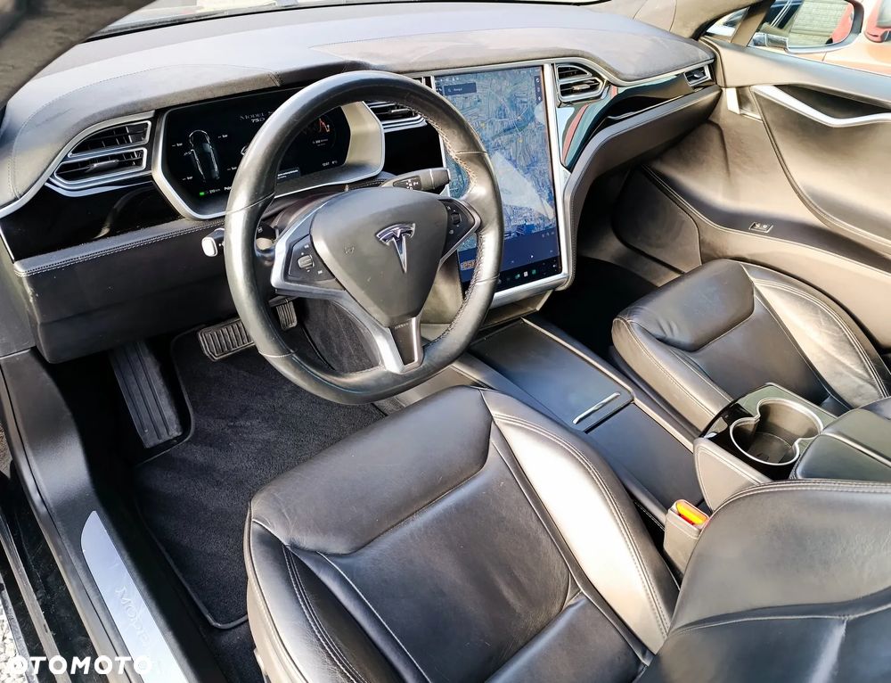 Tesla Model S - 11