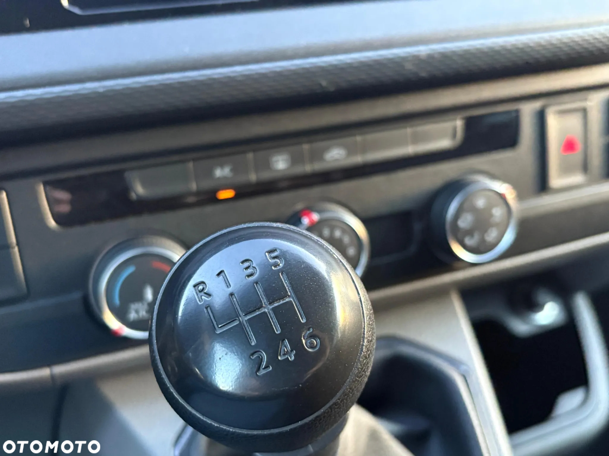 Volkswagen Transporter - 18