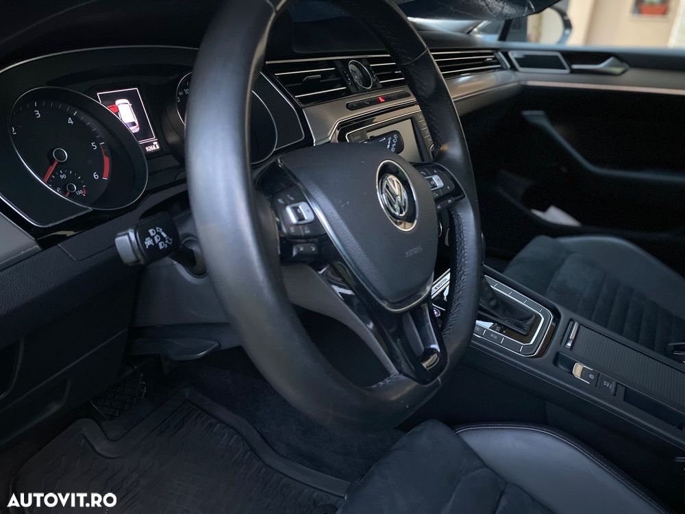 Volkswagen Passat - 12