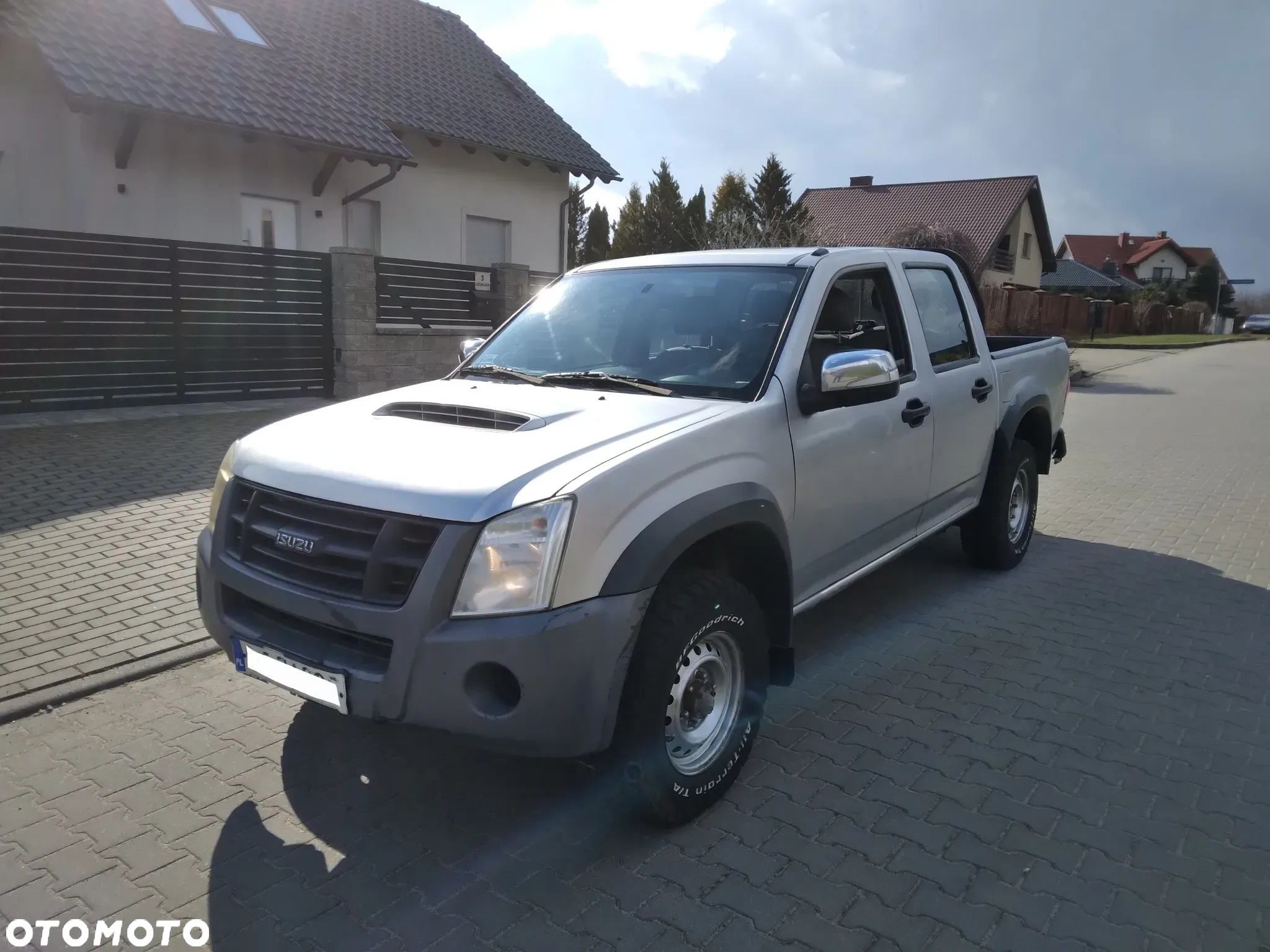 Isuzu D-Max 2.5d DC Basic - 2