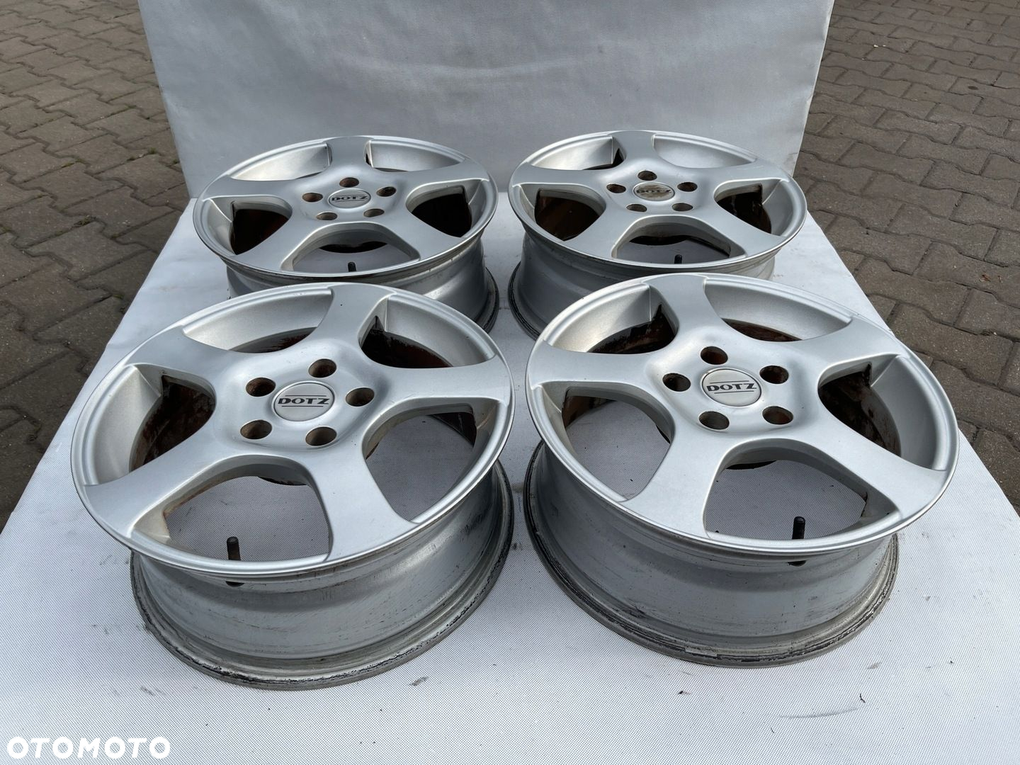 Felgi Renault Nissan 16" 6,5J ET40 318 - 2