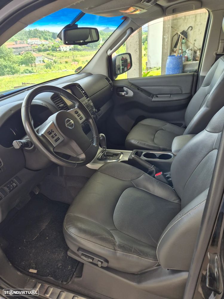 Nissan Navara 3.0 dCi V6 CD LE AT 4WD - 7