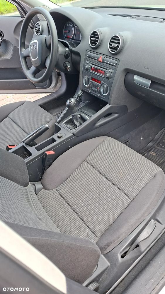 Audi A3 Sportback 1.6 Attraction - 8