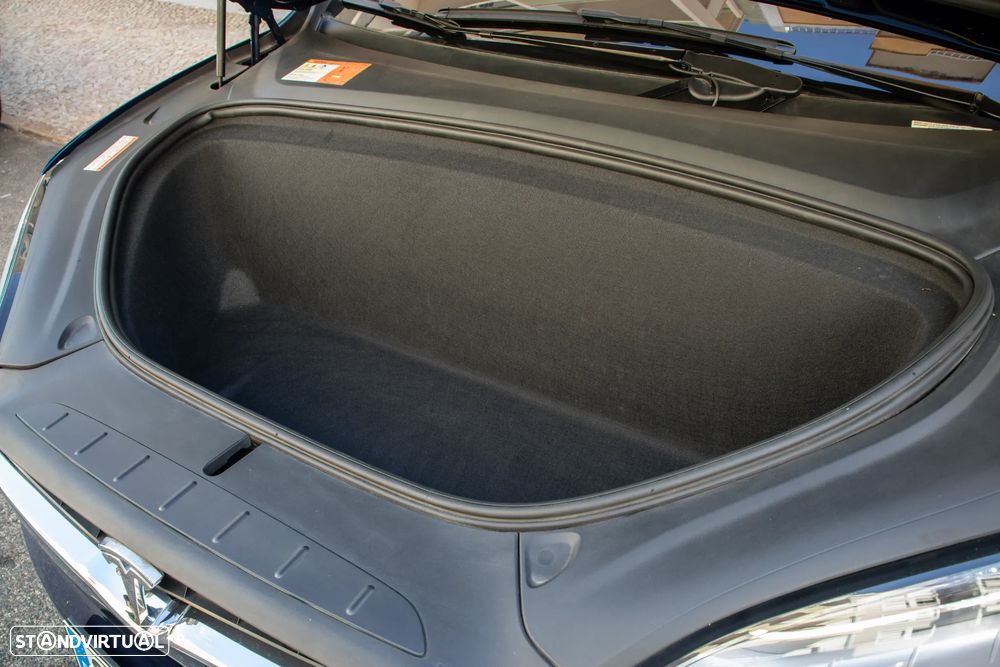 Tesla Model X 90D - 5