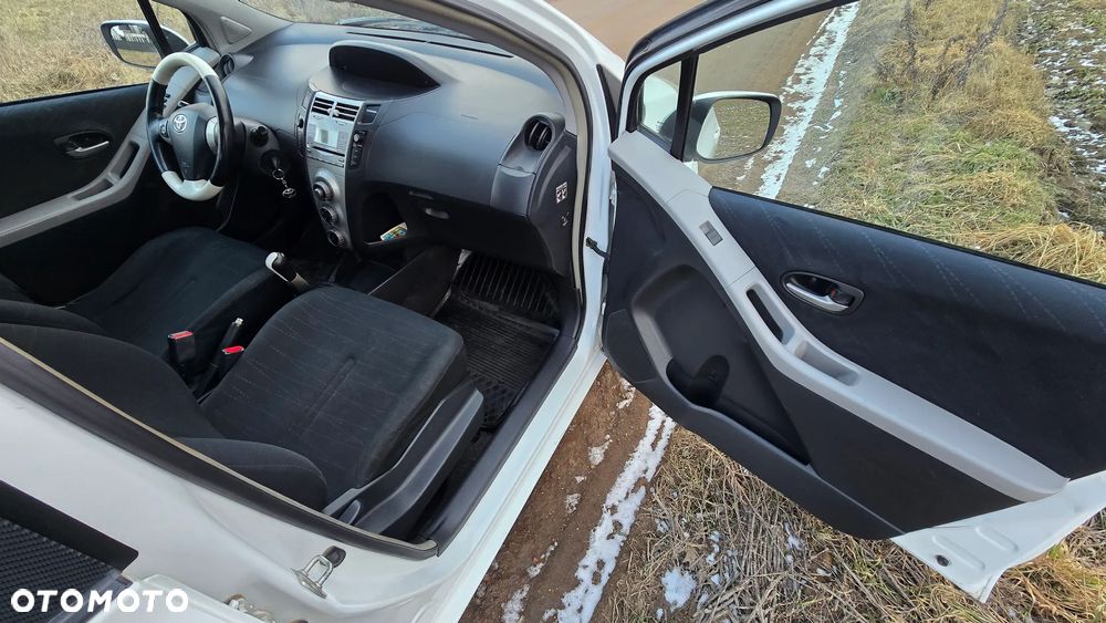 Toyota Yaris 1.4 D-4D Prestige - 15