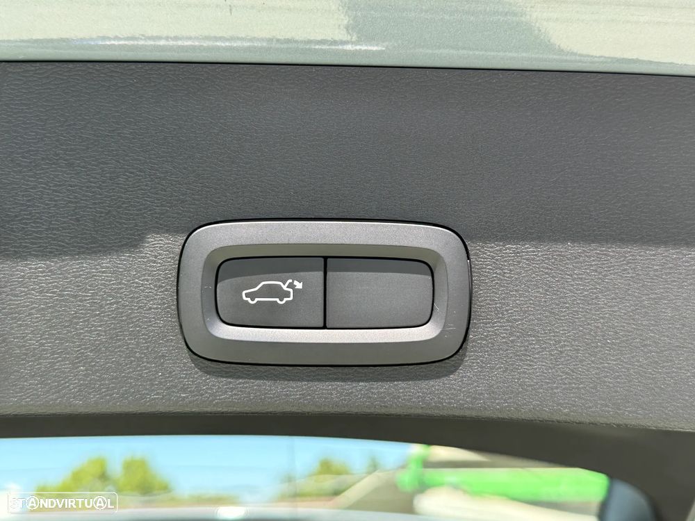 Volvo XC 40 2.0 D3 Momentum Plus Geartronic - 39