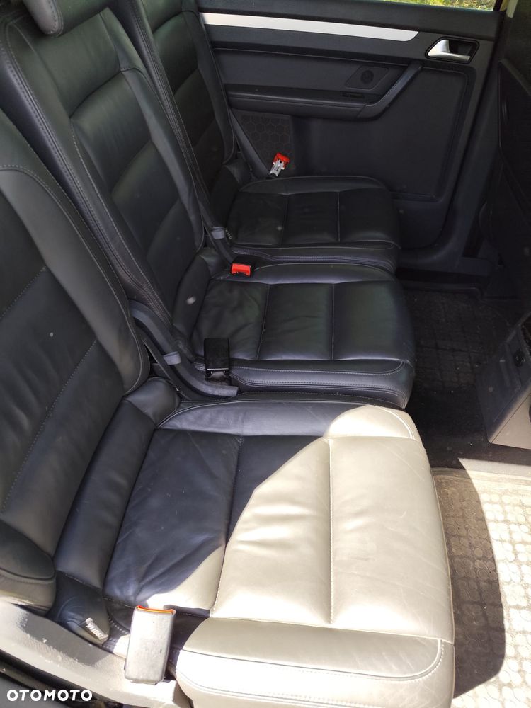 Volkswagen Touran - 13