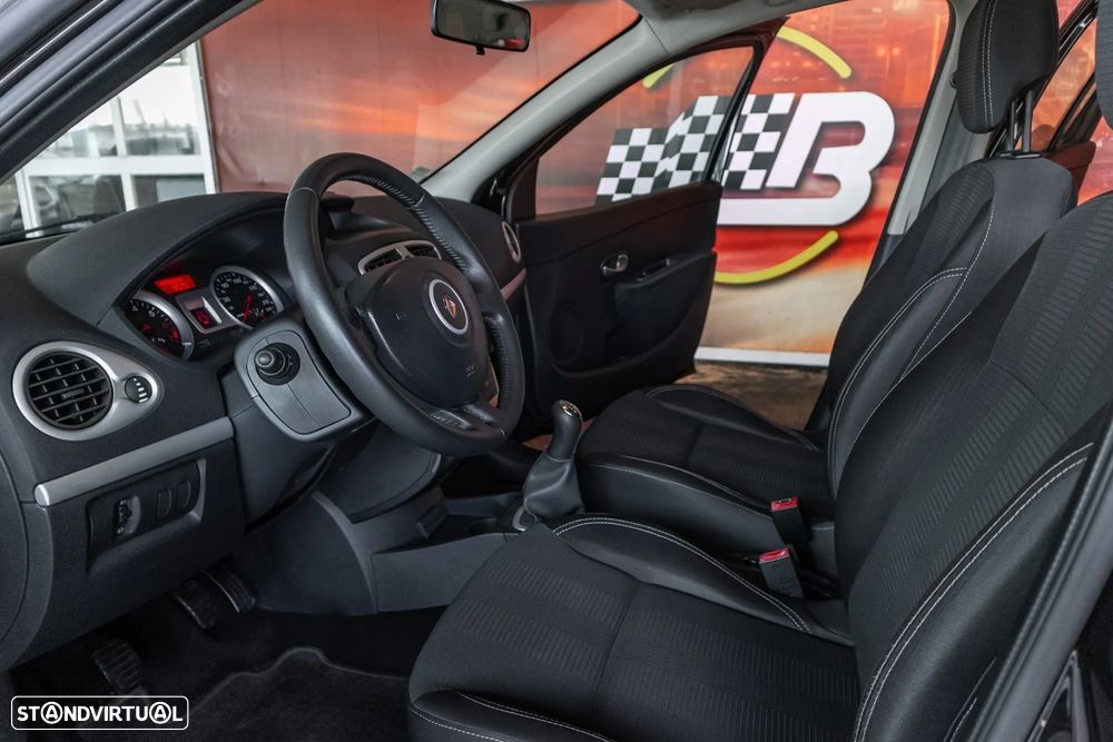 Renault Clio 1.2 16V Dynamique - 9