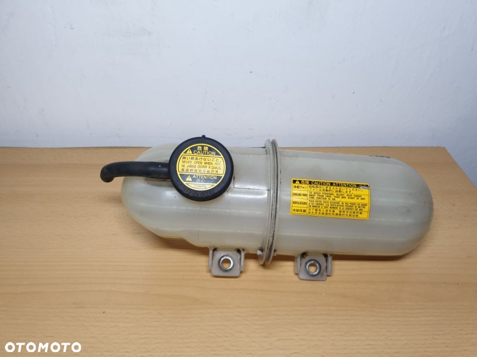 Zbiorniczek wyrównawczy Lexus is 220d diesel - 1