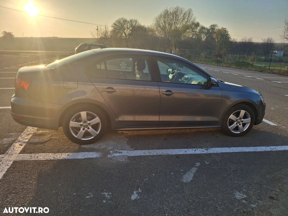 Volkswagen Jetta 1.6 TDI CR DPF Comfortline - 4