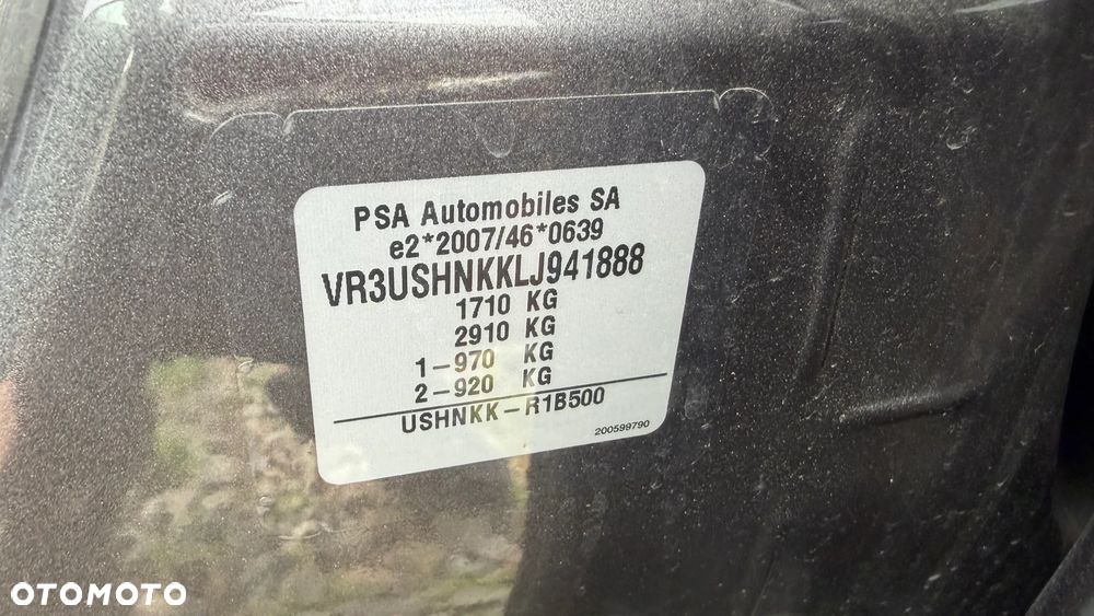 Peugeot 2008 1.2 PureTech Active Pack S&S - 36