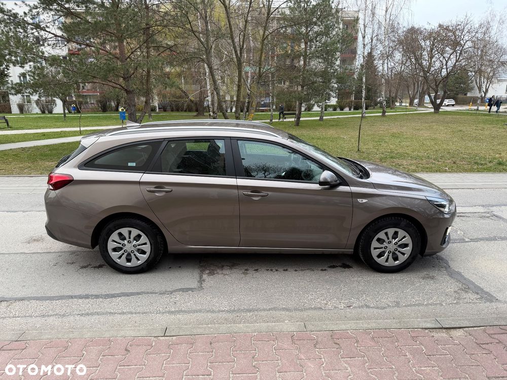 Hyundai i30 1.5 DPI Classic + - 8