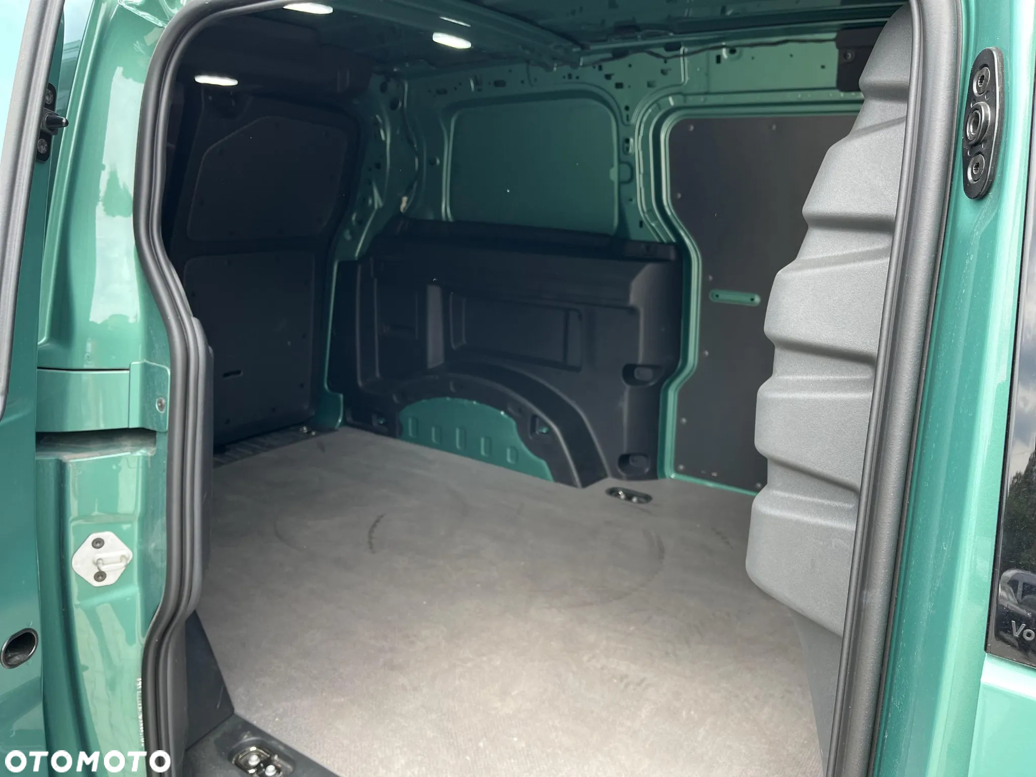 Volkswagen ID BUZZ CARGO - 16