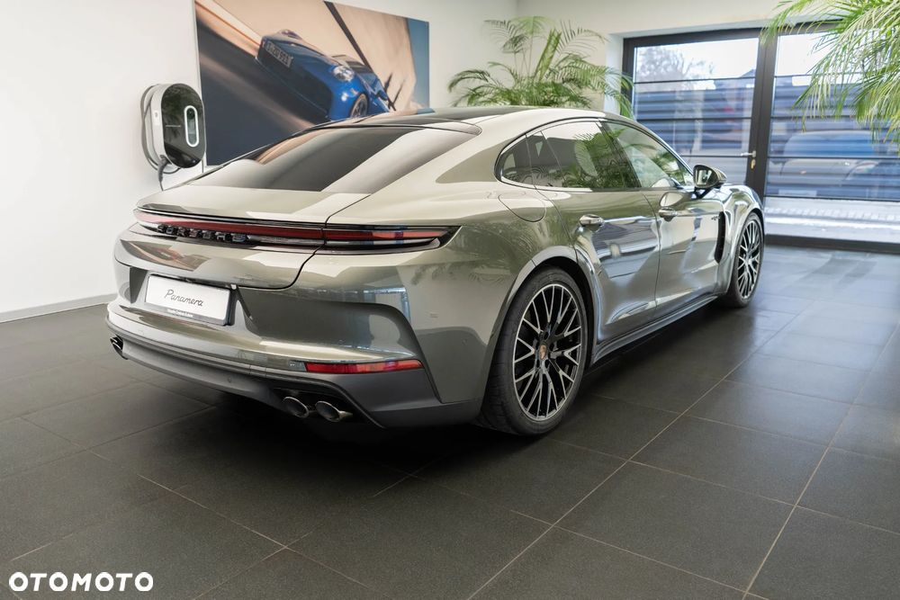 Porsche Panamera 4 E-Hybrid PHEV - 3