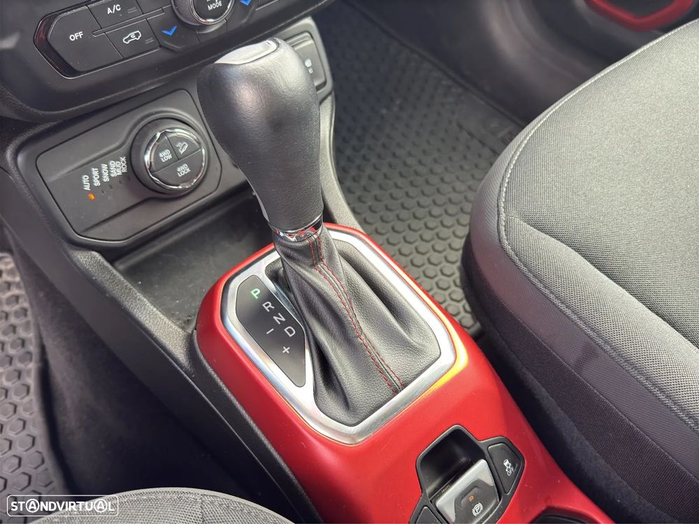 Jeep Renegade 1.3 T-GDI 4xe Auto Trailhawk - 10