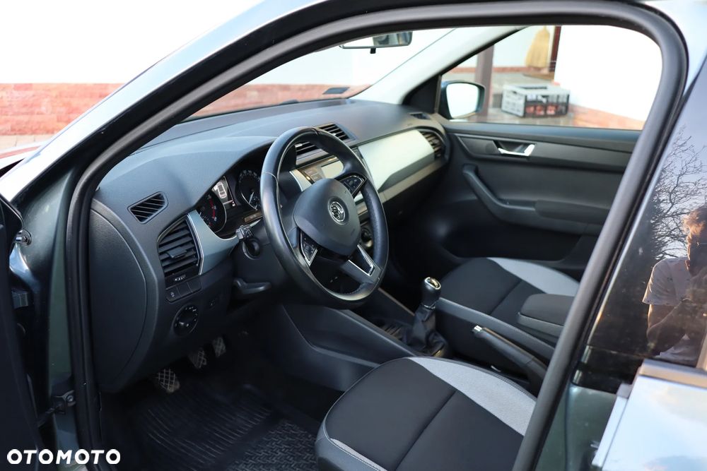Skoda Fabia - 8
