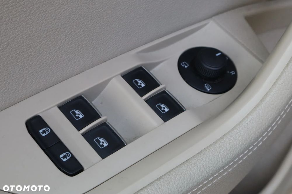 Skoda Superb 2.0 TSI L&K DSG - 17