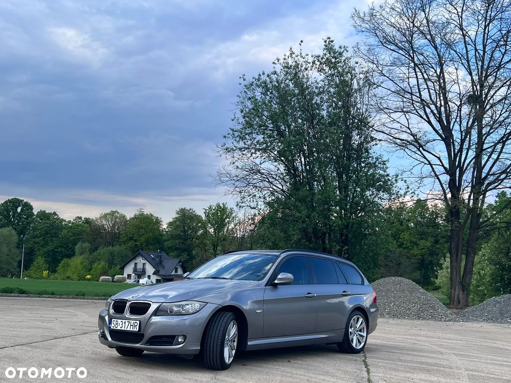 BMW Seria 3 320i - 4
