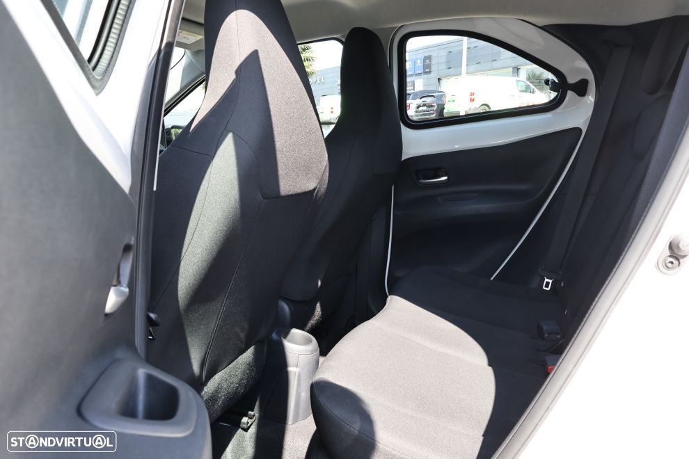 Toyota Aygo X 1.0 Pulse CVT - 17