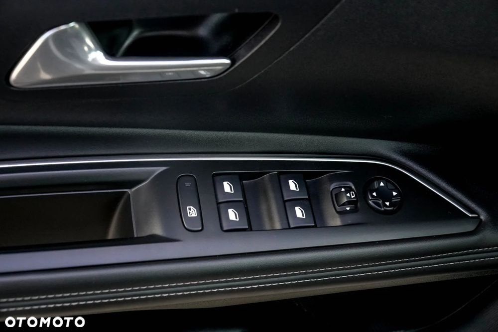 Peugeot 3008 BlueHDi 130 Stop & Start EAT8 Allure - 29