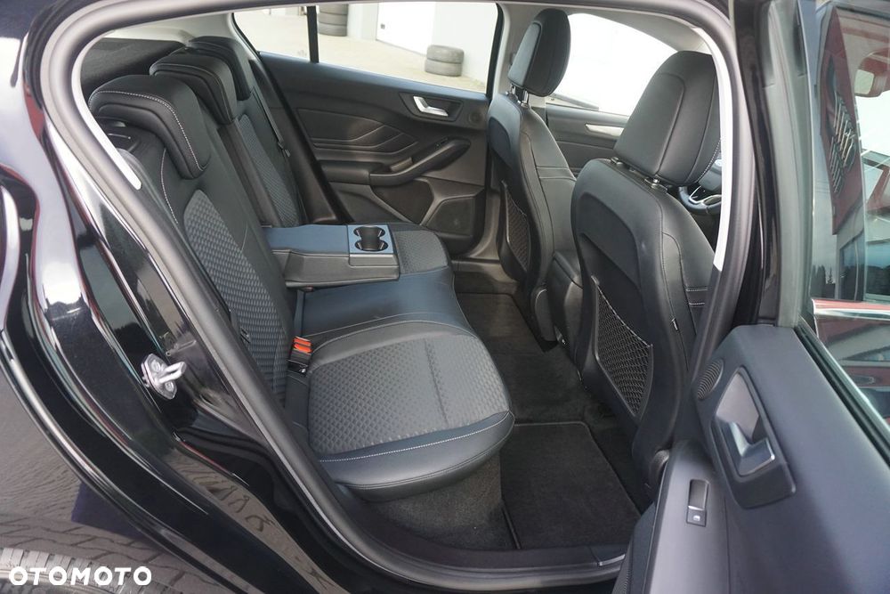 Ford Focus 1.5 EcoBlue Start-Stopp-System TITANIUM - 24