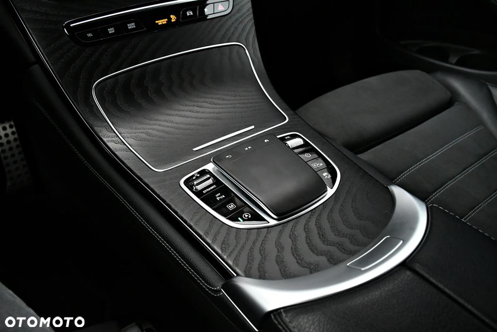 Mercedes-Benz GLC 200 4Matic 9G-TRONIC AMG Line - 29