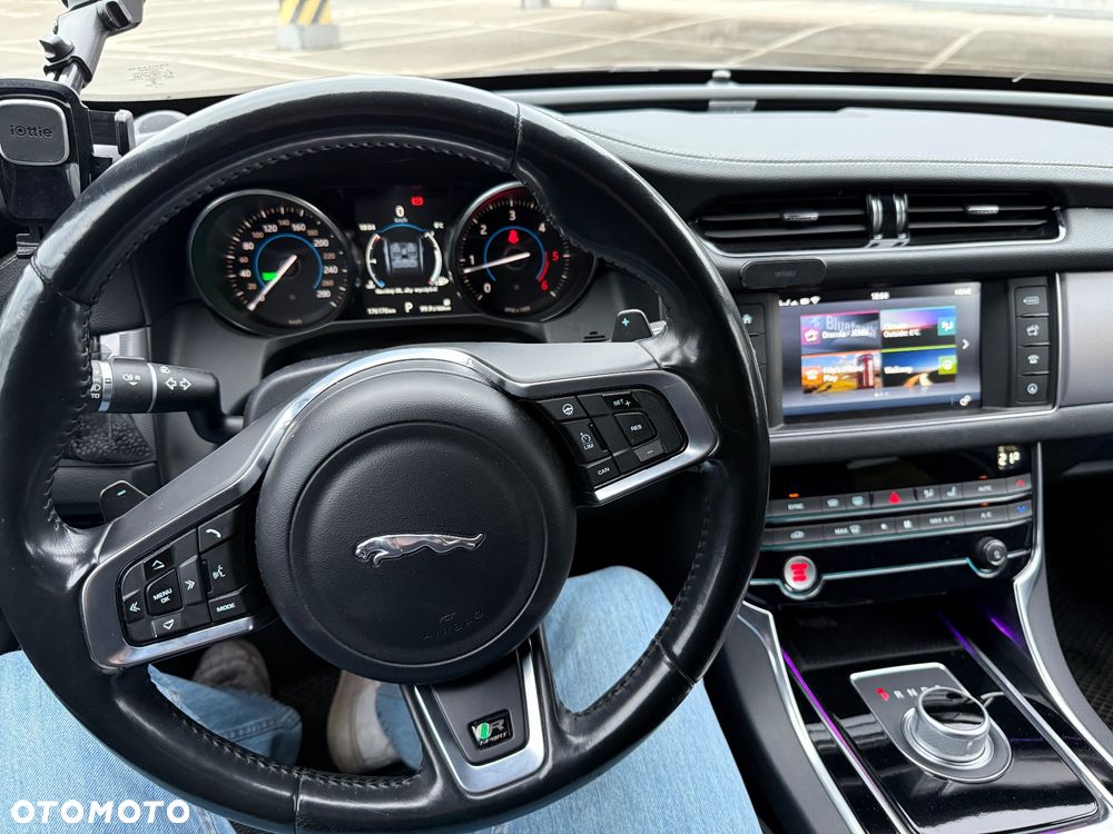 Jaguar XF 2.0 i4D R-Sport - 20