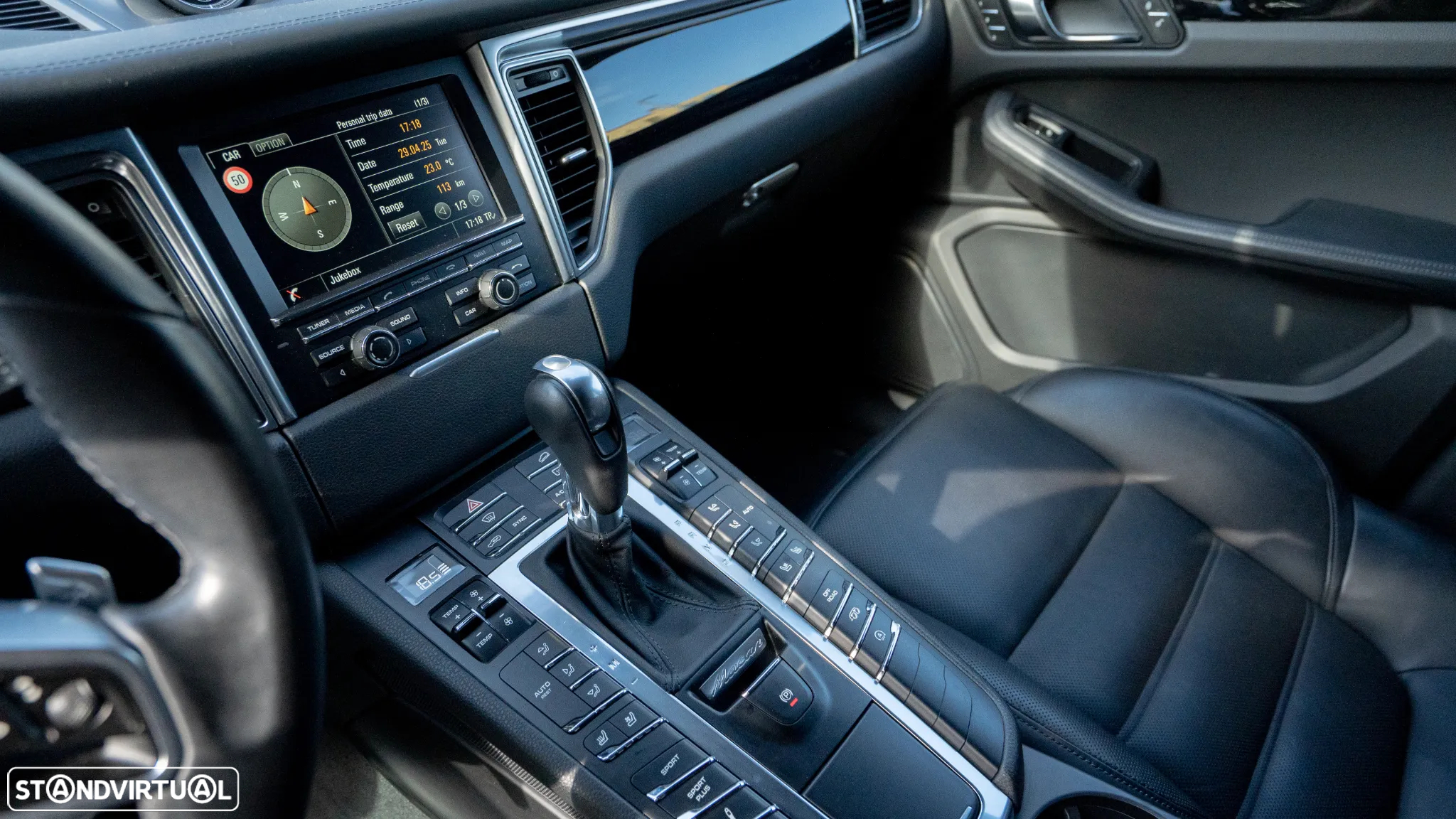 Porsche Macan Turbo - 16