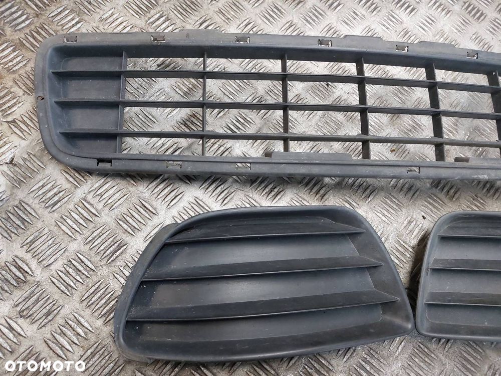 KRATKA ZDERZAKA PRZÓD KOMPLET FIAT PUNTO II LIFT 735320216 735320214 - 2
