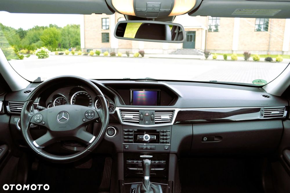 Mercedes-Benz Klasa E 200 CDI DPF BlueEFFICIENCY Automatik Avantgarde - 16