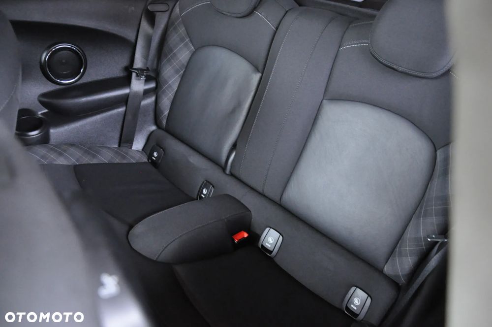 MINI Cooper John Works Trim - 23