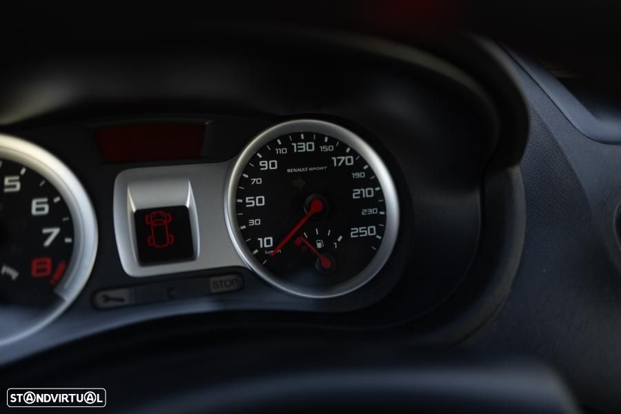 Renault Clio 2.0 16V Sport - 50