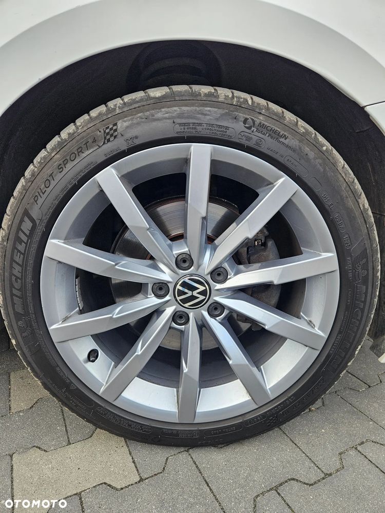 Volkswagen Passat - 15