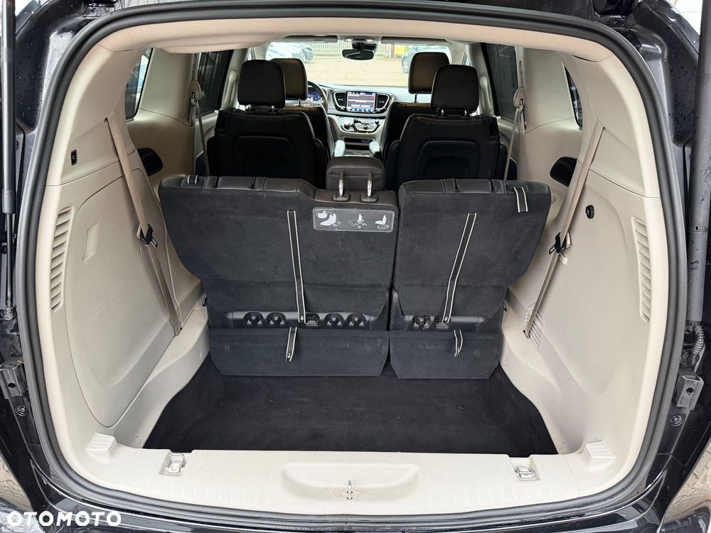 Chrysler Pacifica - 15