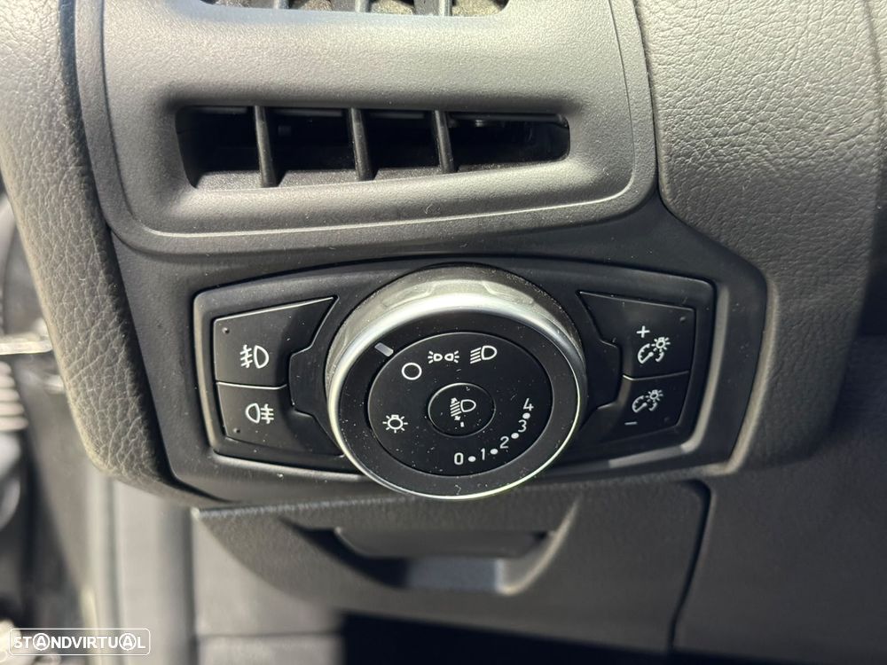 Ford Focus 1.0 EcoBoost Business - 19